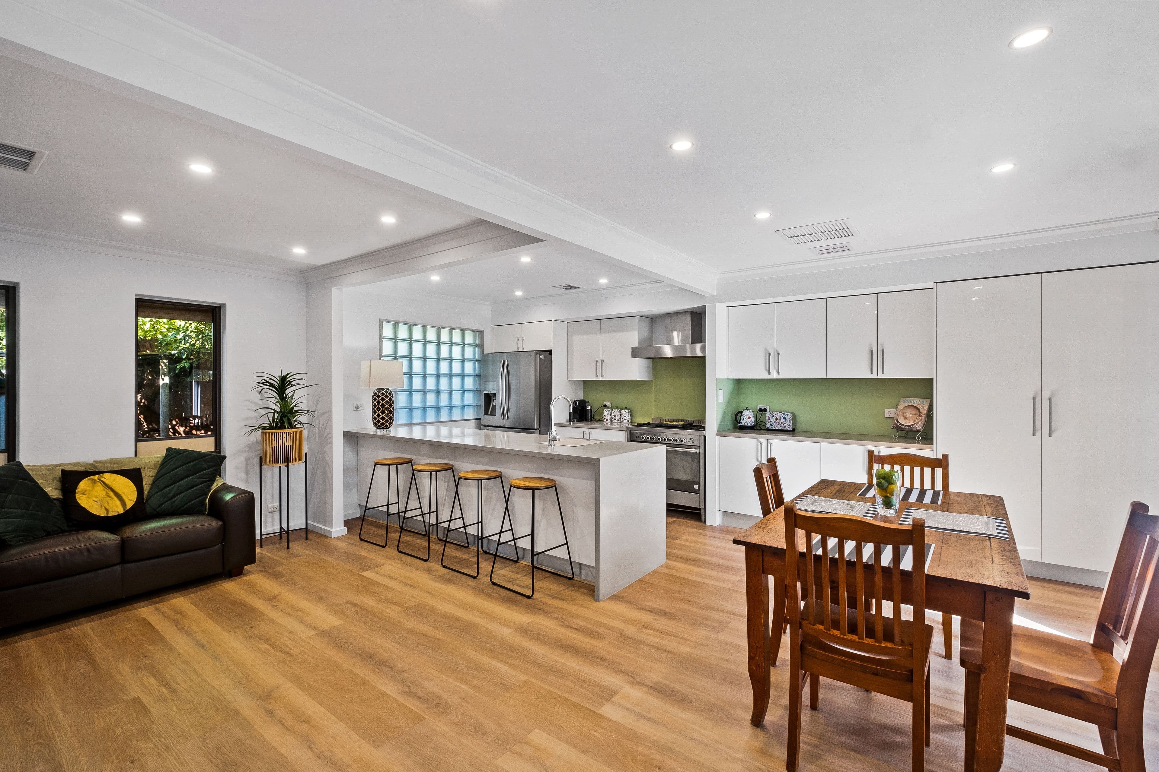 1 Masters Court, Marion SA 5043, Marion - Thumbnail 2