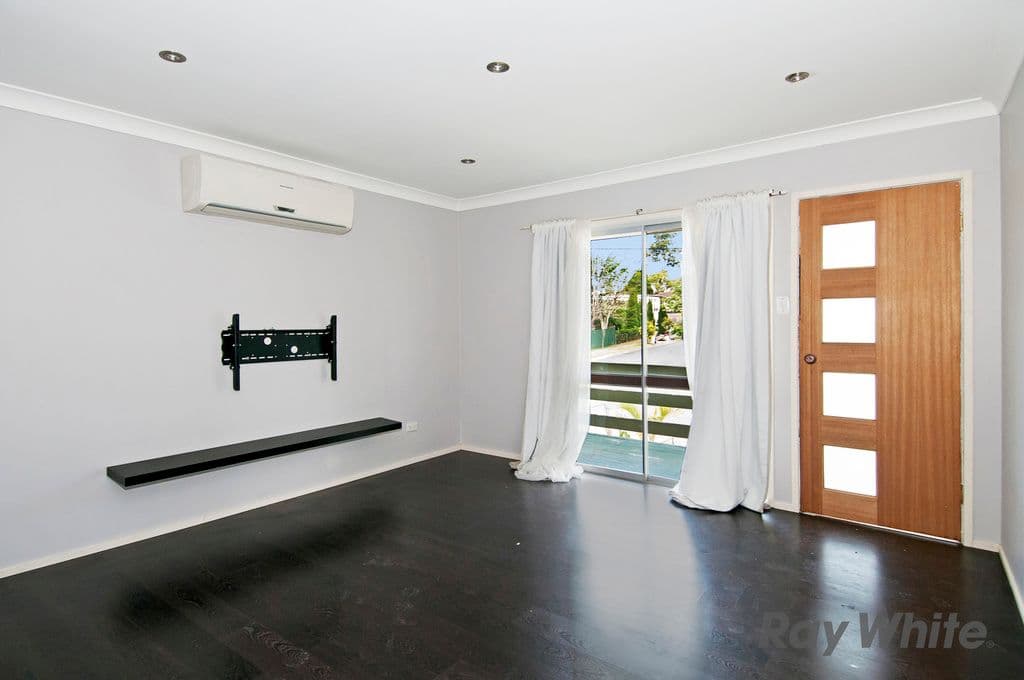 35 Ashvale Street, Kingston QLD 4114, Kingston - Thumbnail 2