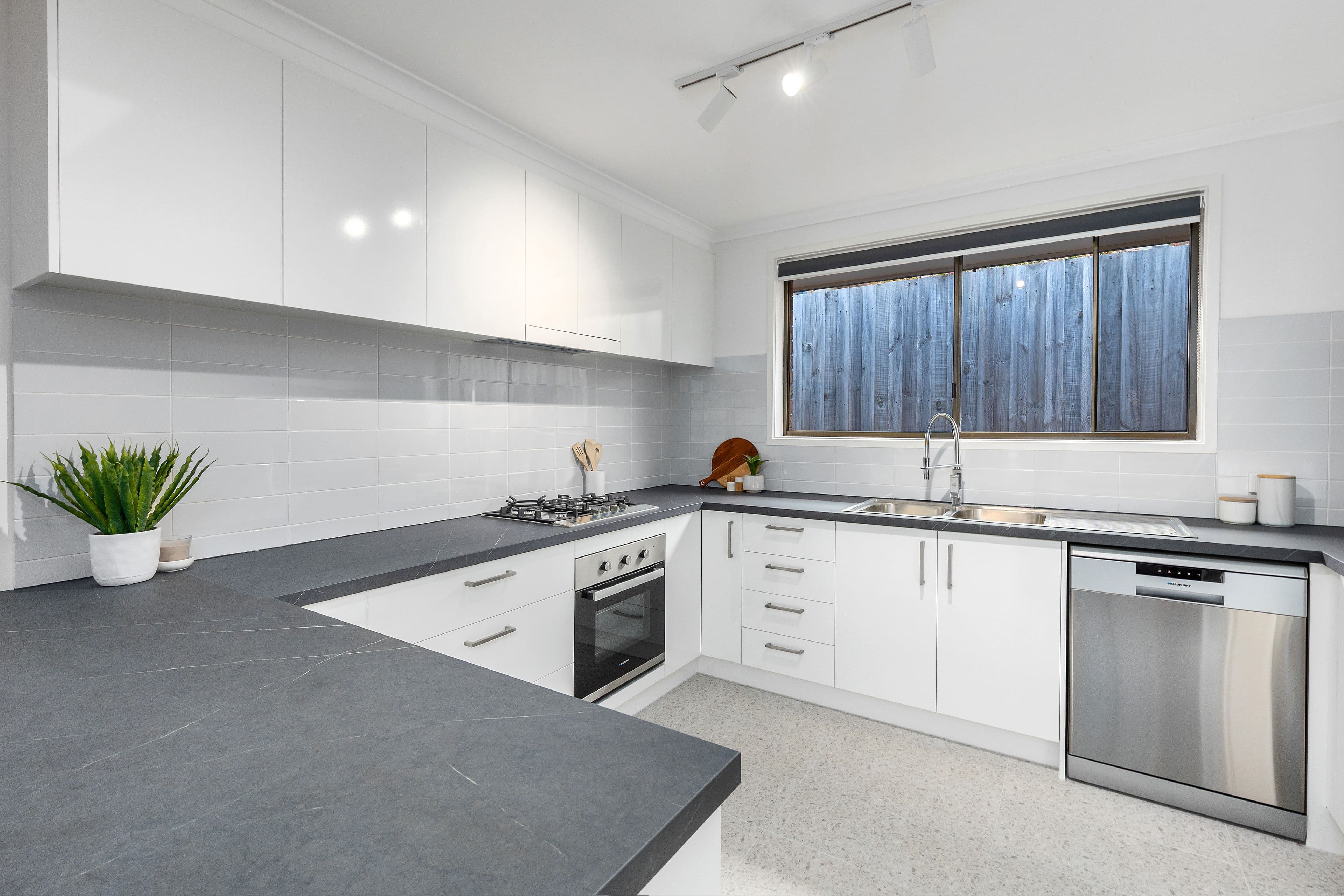 25 Nixon Street, Rosebud VIC 3939, Rosebud - Thumbnail 2