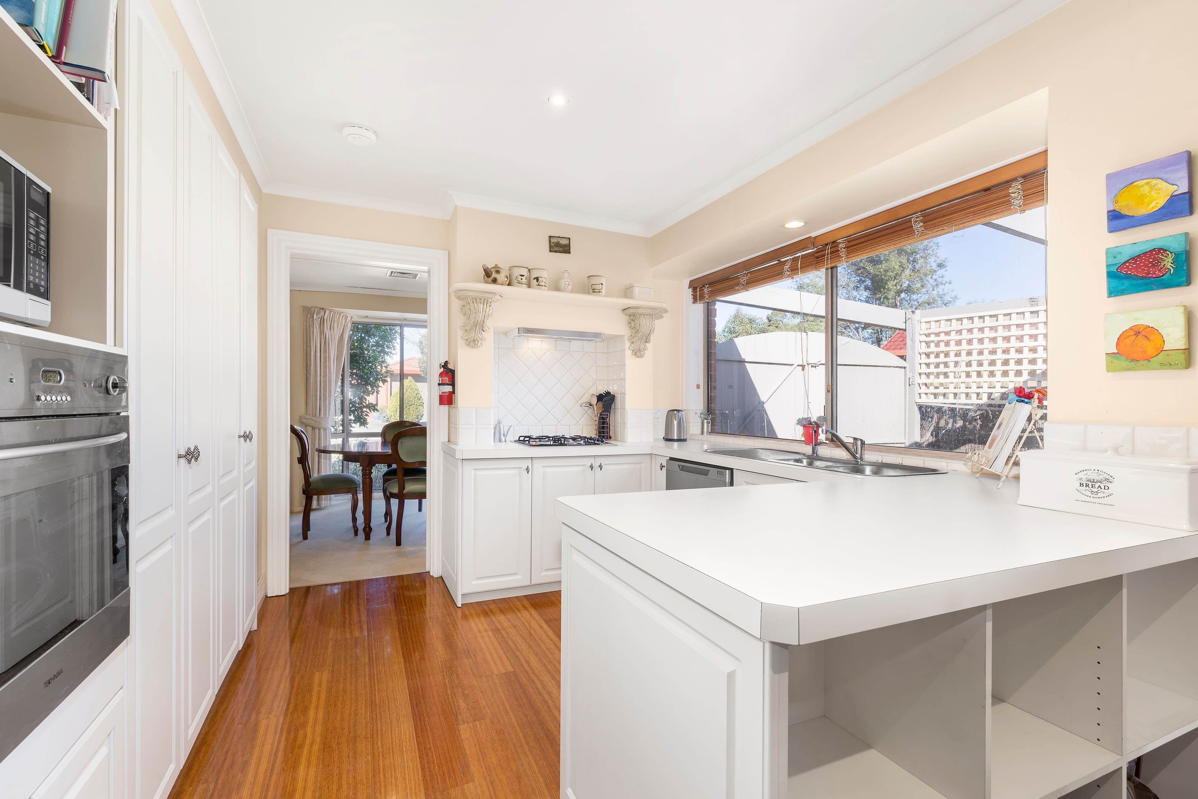 16 Scullin Court, Mill Park VIC 3082, Mill Park - Thumbnail 2