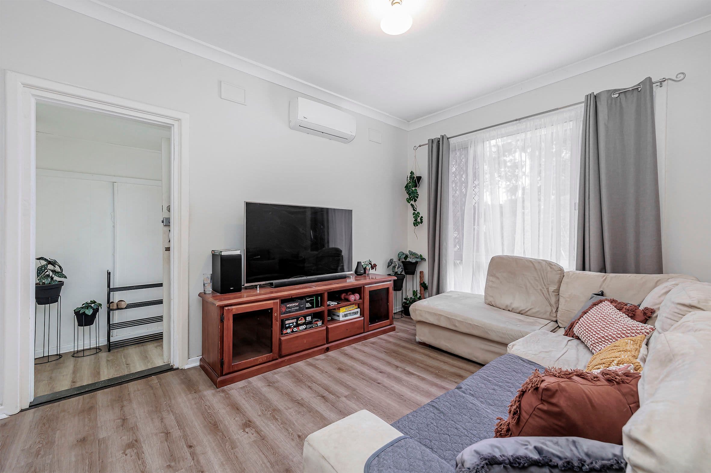 10 Bowman Street, Elizabeth Park SA 5113, Elizabeth Park - Thumbnail 2