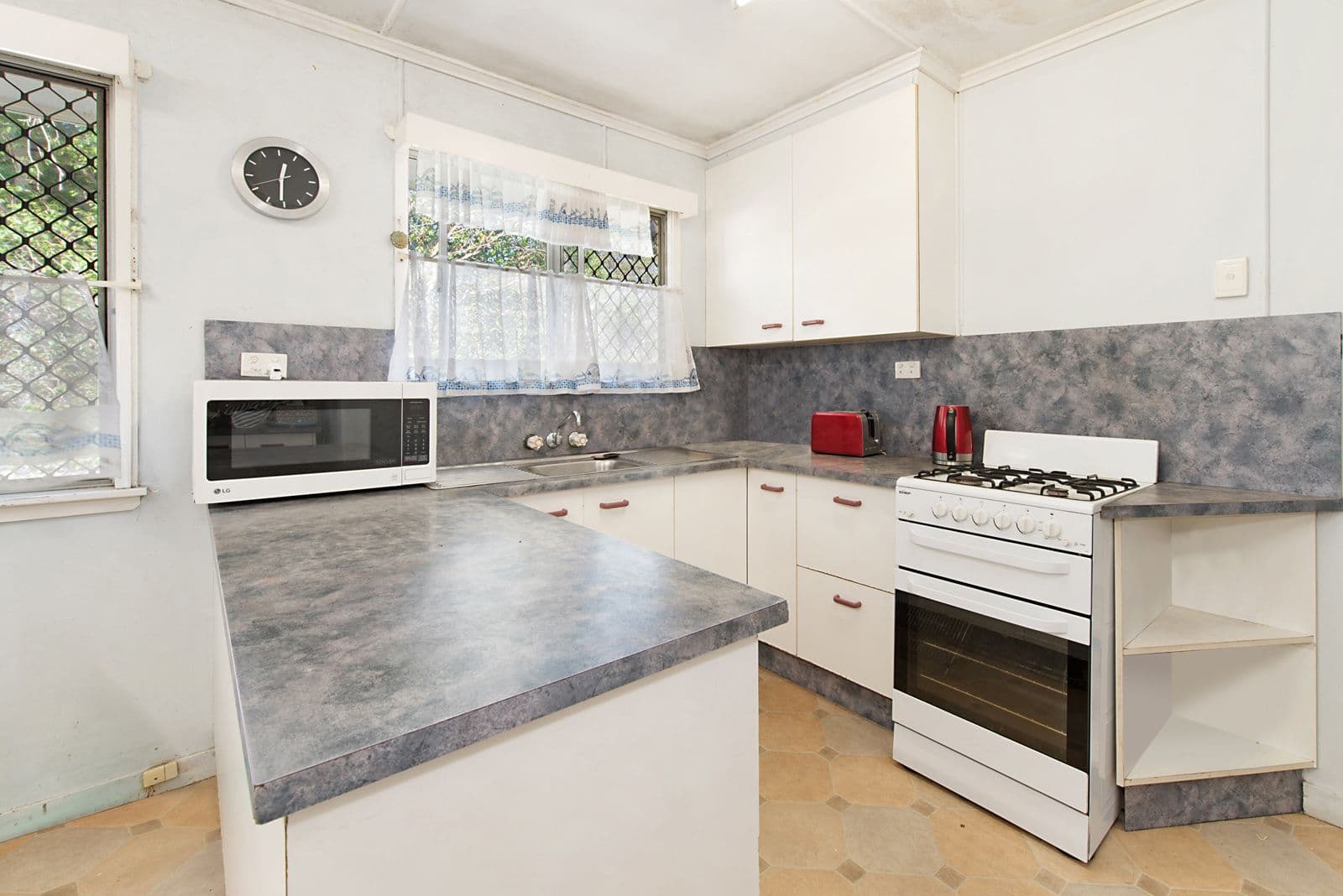 177 Broadwater Road, Mount Gravatt East QLD 4122, Upper Mount Gravatt - Thumbnail 3