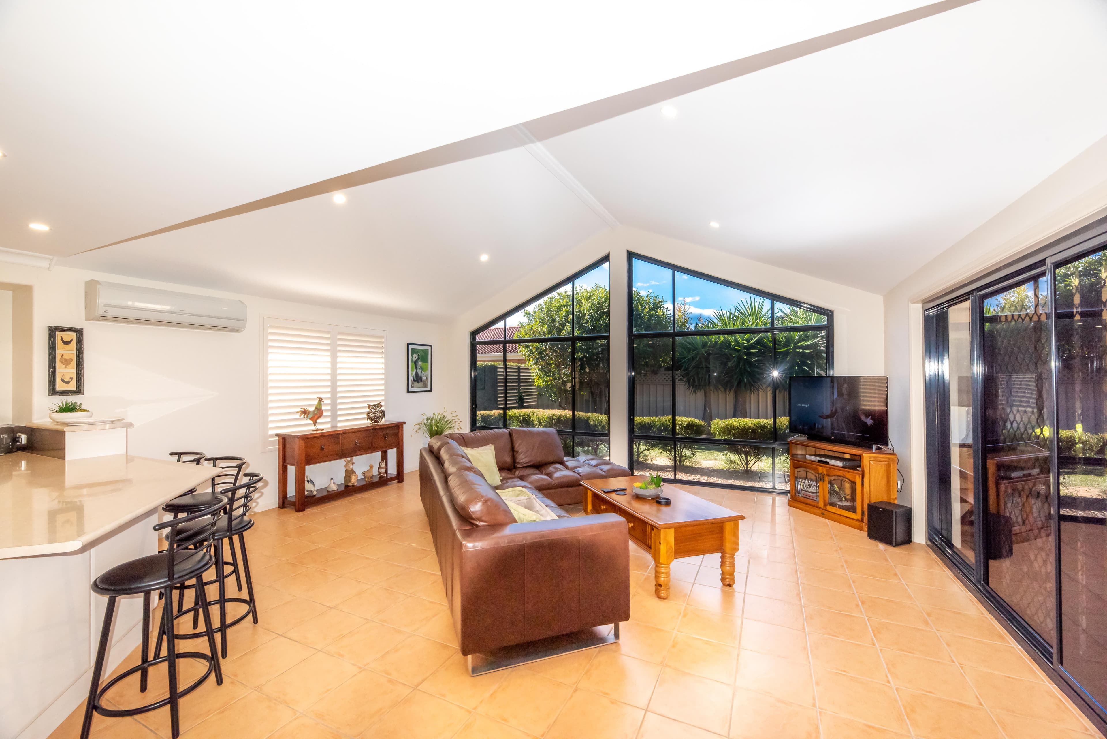 8 The Southern Parkway, Forster - Thumbnail 2