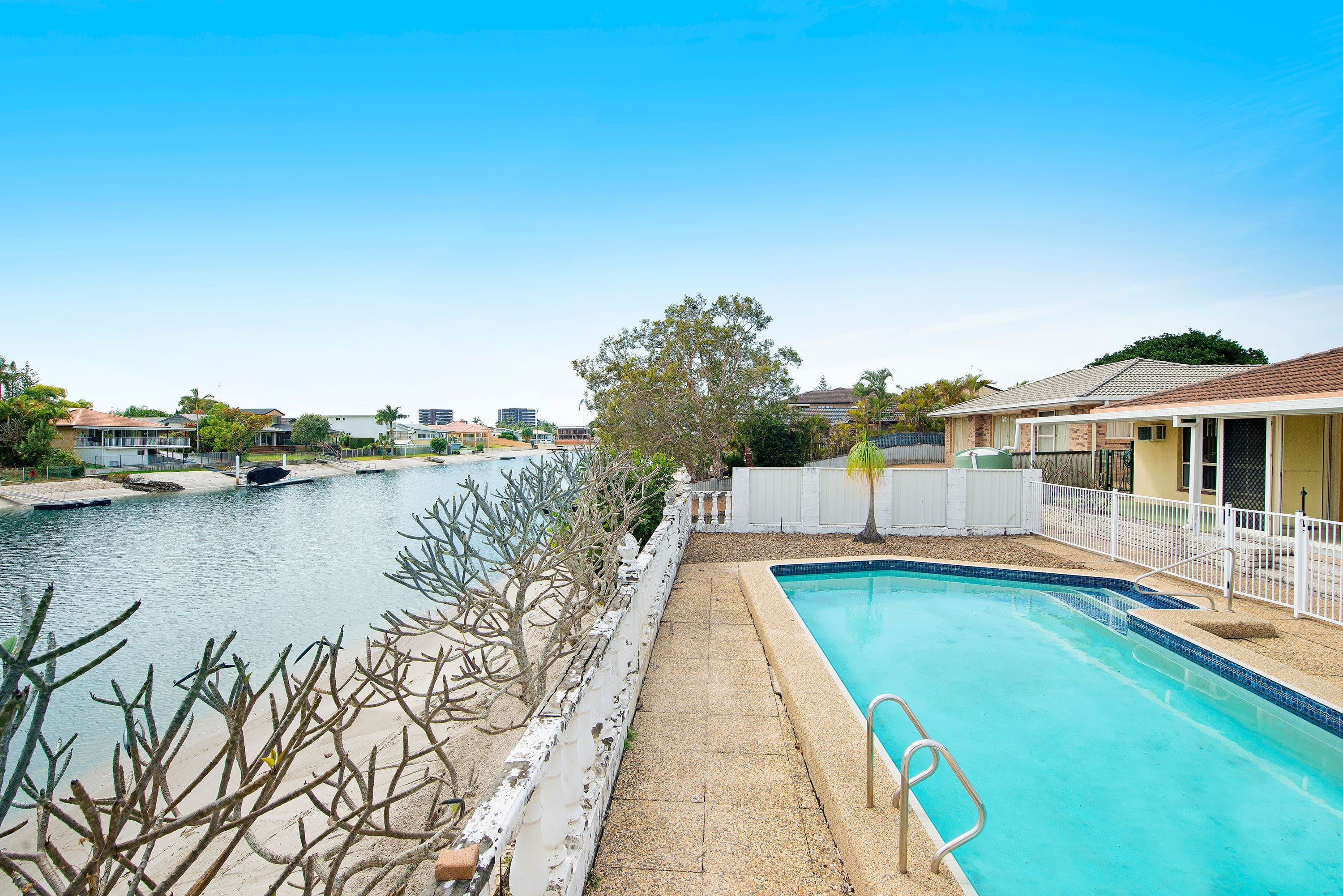 18 Sundowner Court, Mermaid Waters QLD 4218, Mermaid Waters - Thumbnail 2