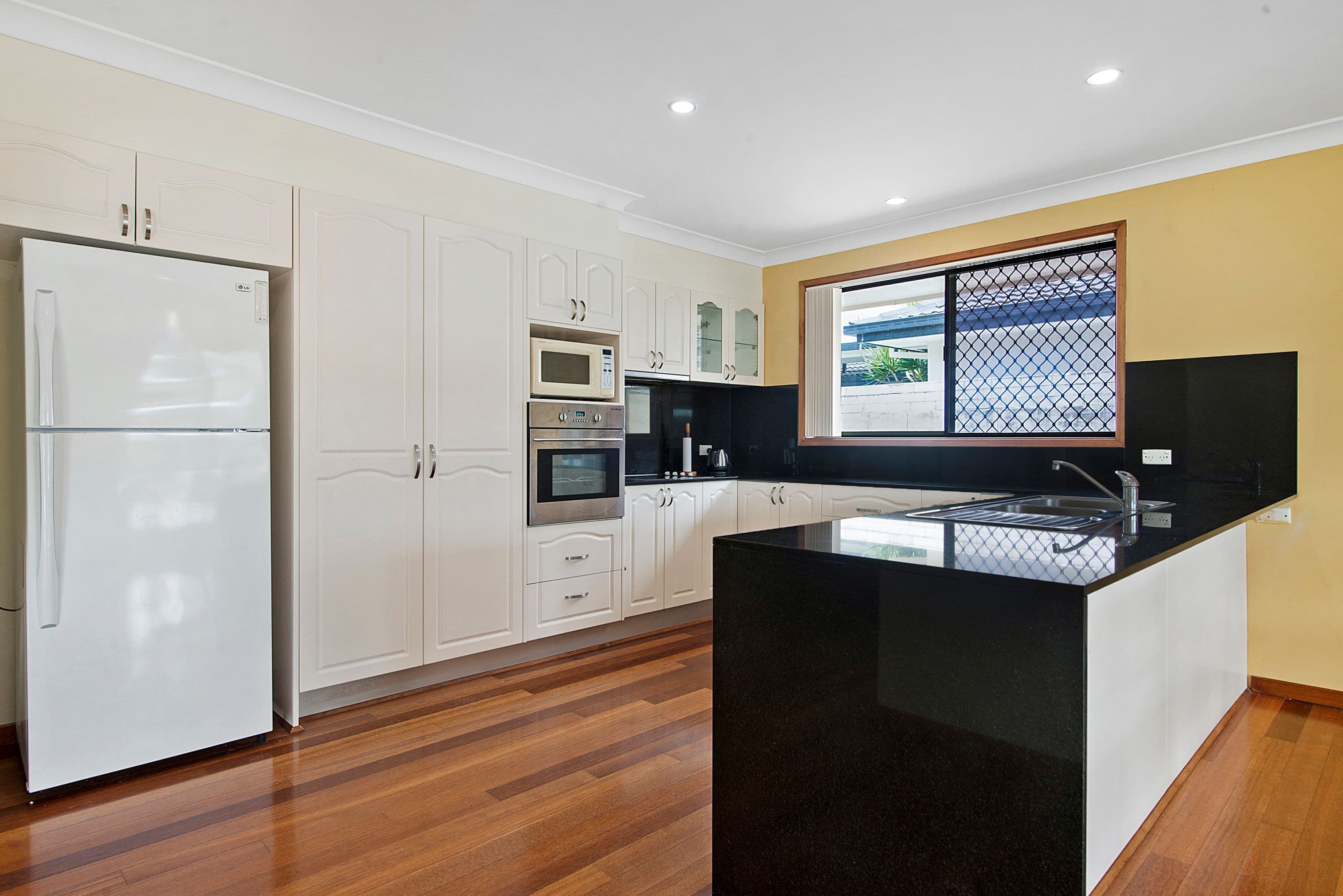18 Sundowner Court, Mermaid Waters QLD 4218, Mermaid Waters - Thumbnail 4