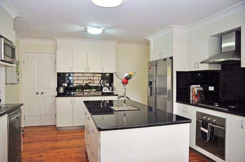 29 Debra Street, CENTENARY HEIGHTS QLD 4350, Centenary Heights - Thumbnail 3