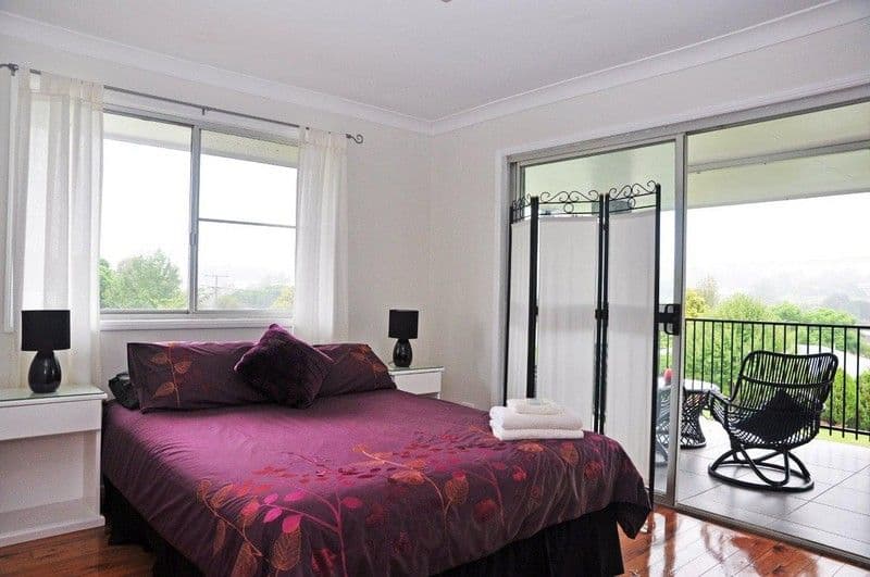29 Debra Street, CENTENARY HEIGHTS QLD 4350, Centenary Heights - Thumbnail 4