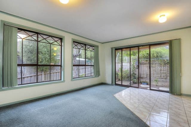 4 Faye Street, Reservoir VIC 3073, Reservoir - Thumbnail 2