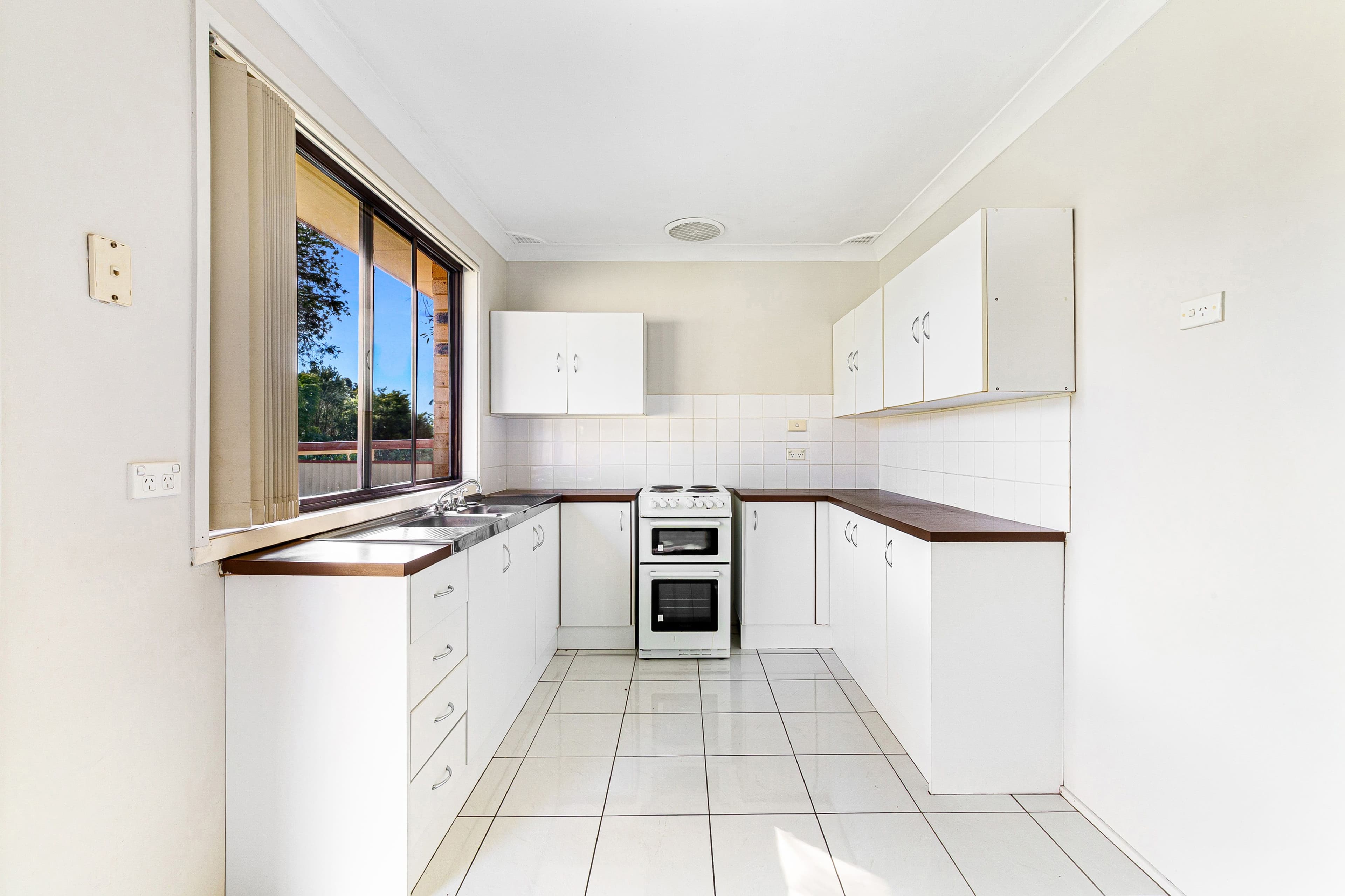 35 Carinya Street, CHARMHAVEN NSW 2263, Charmhaven - Thumbnail 3