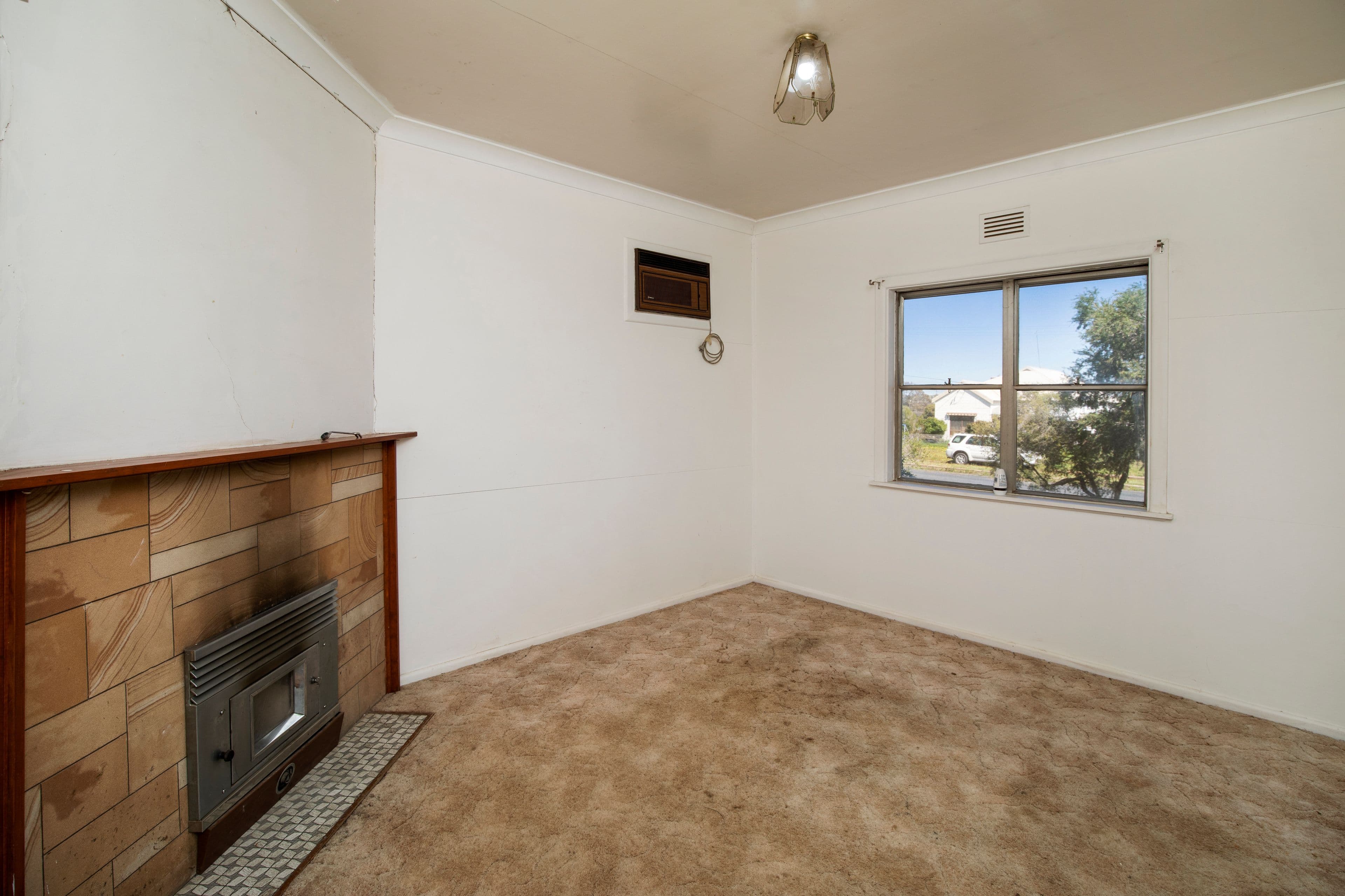 6 Bolton Street, Junee NSW 2663, Junee - Thumbnail 2