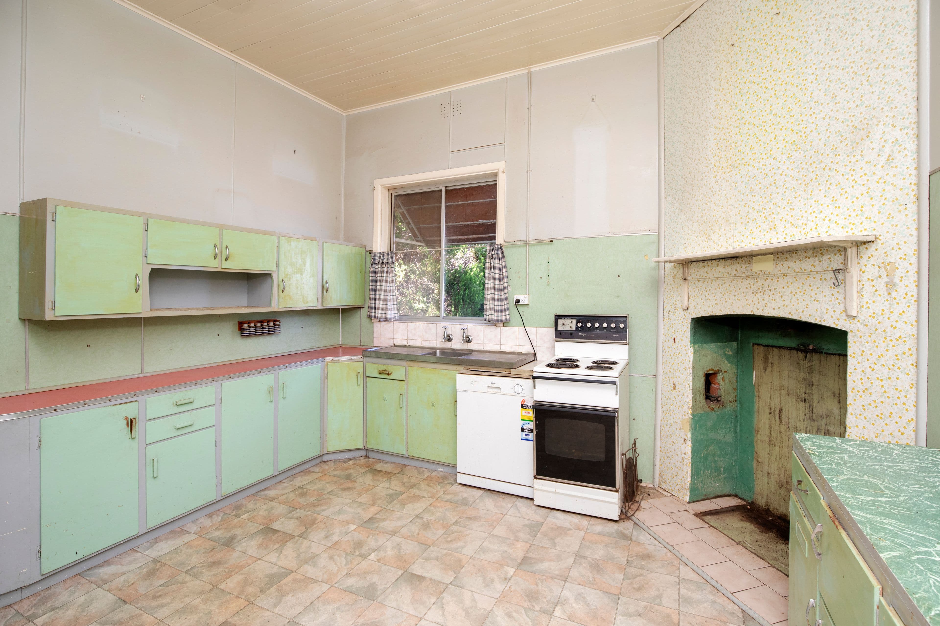 6 Bolton Street, Junee NSW 2663, Junee - Thumbnail 3