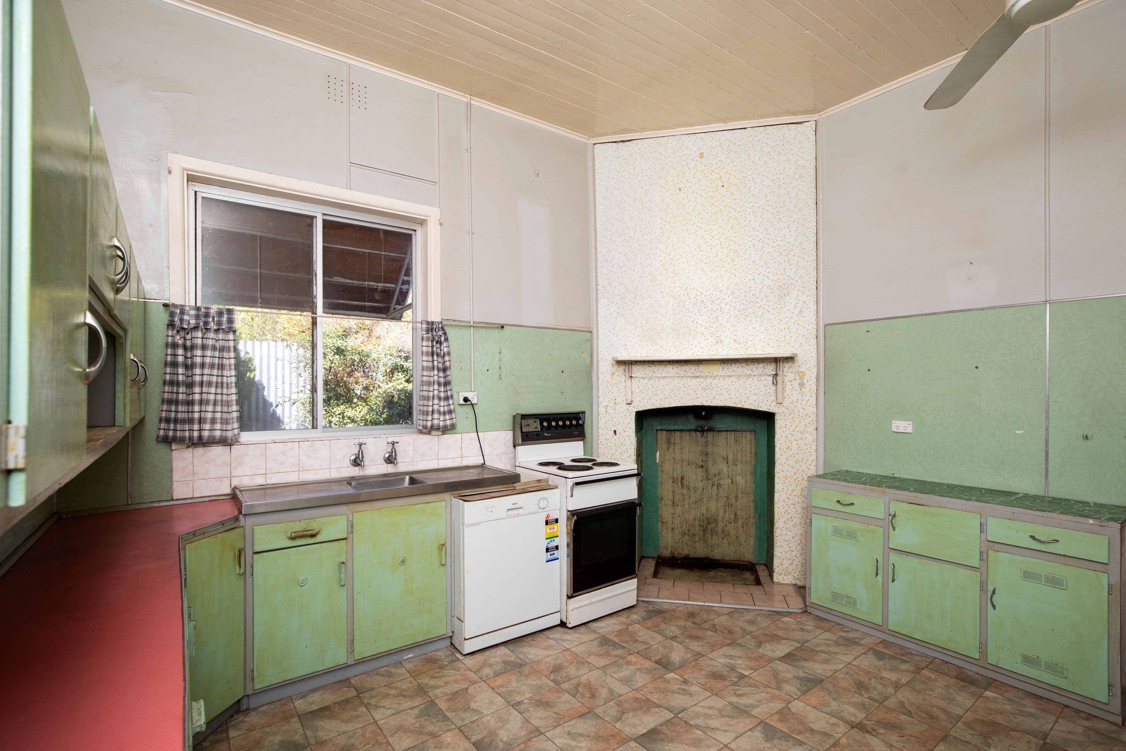 6 Bolton Street, Junee NSW 2663, Junee - Thumbnail 4