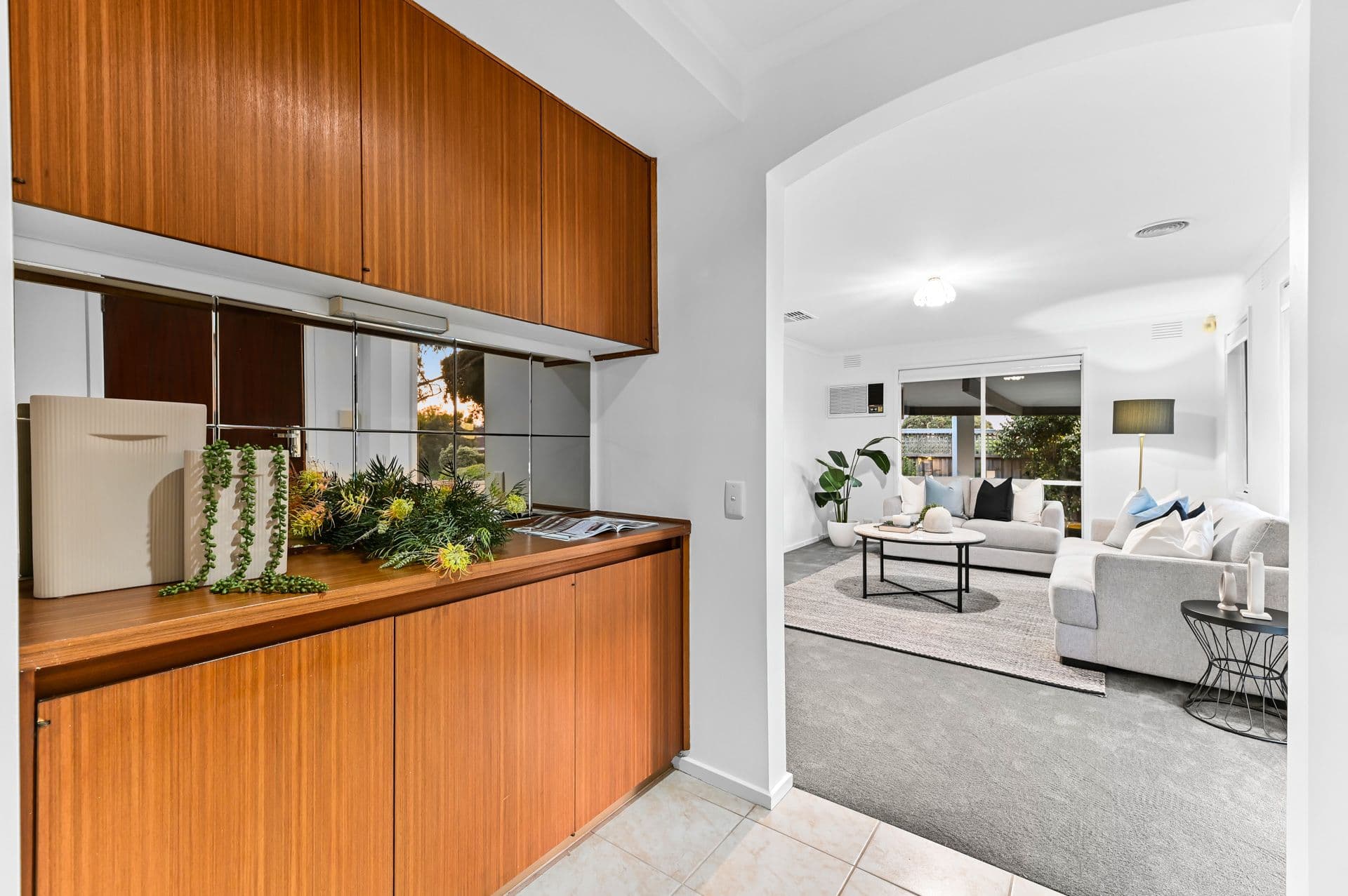 9 Taunton Crescent, Scoresby VIC 3179, Scoresby - Thumbnail 2