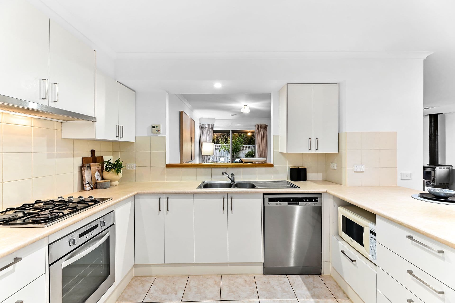 9 Taunton Crescent, Scoresby VIC 3179, Scoresby - Thumbnail 5
