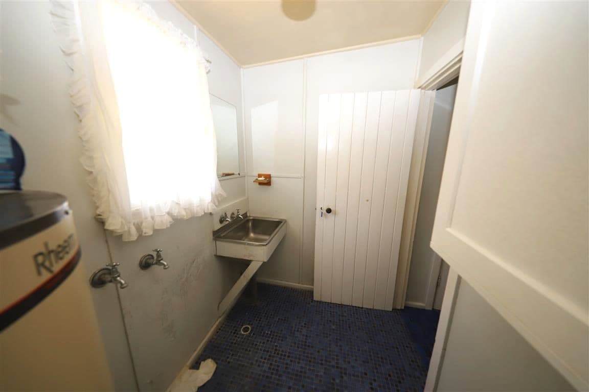 4 Cromwell Street, Adelong NSW 2729, Adelong - Thumbnail 5