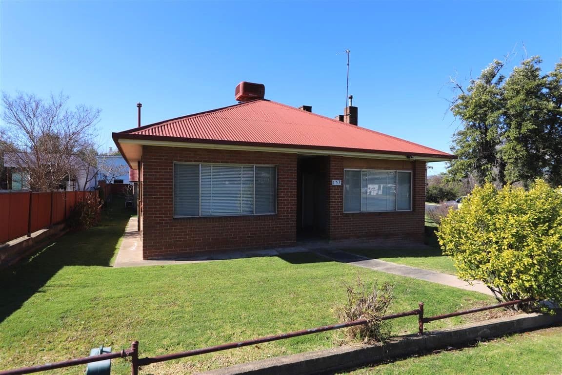 132 Capper Street, Tumut NSW 2720, Tumut - Thumbnail 2