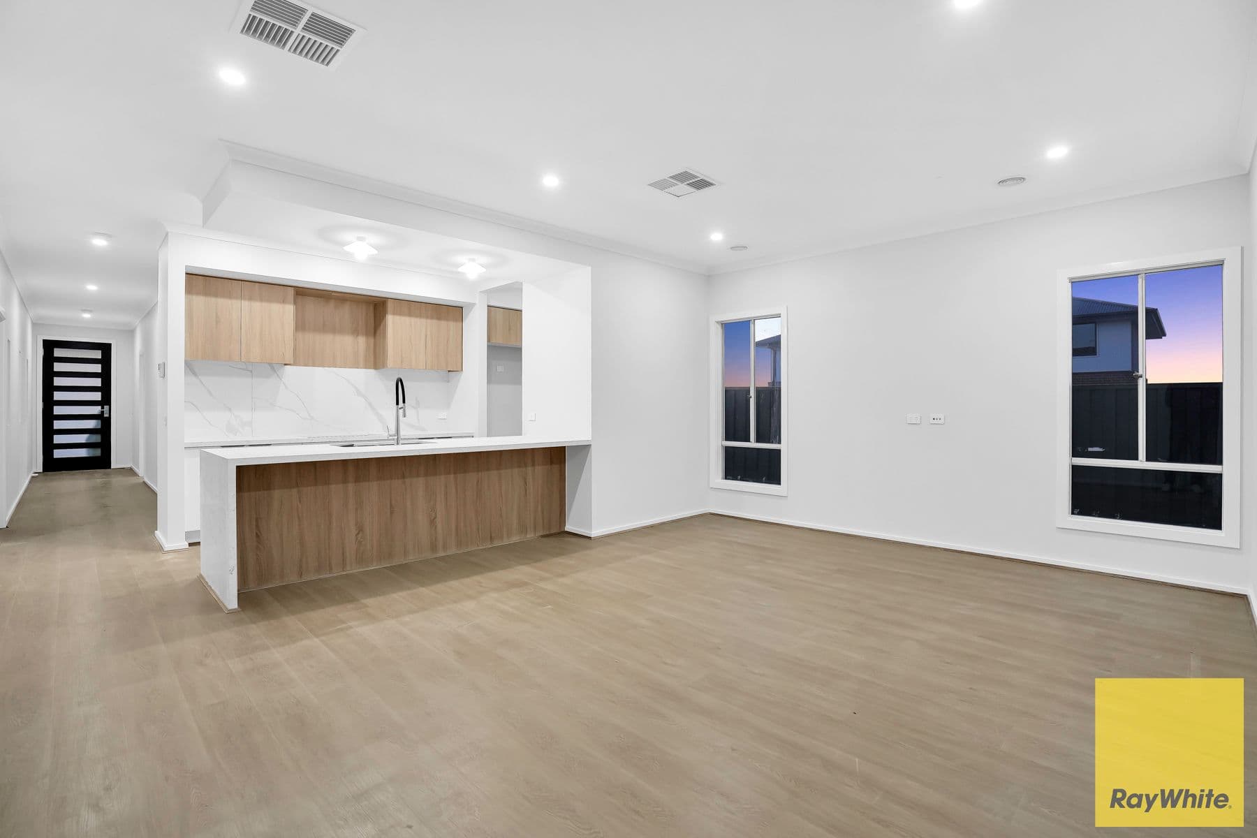 10 Porter Street, Werribee VIC 3030, Werribee - Thumbnail 3
