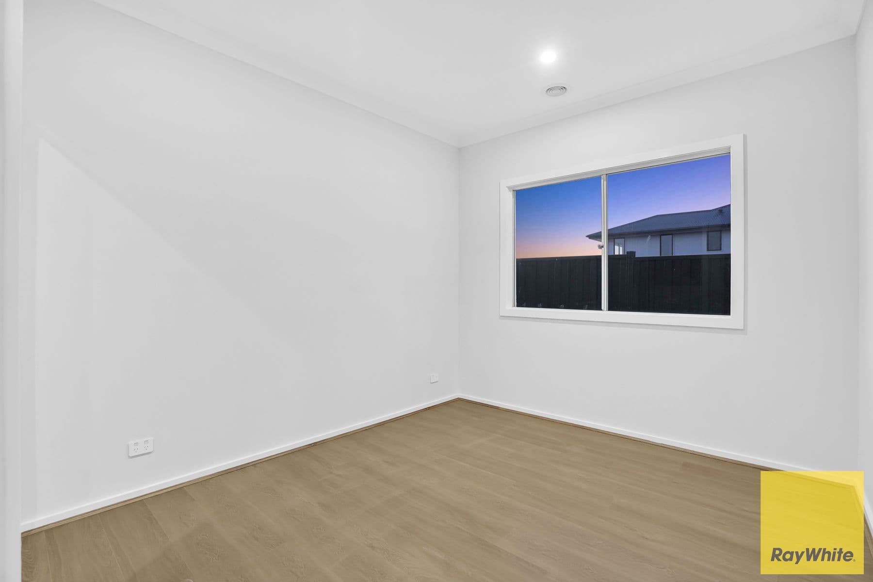 10 Porter Street, Werribee VIC 3030, Werribee - Thumbnail 5