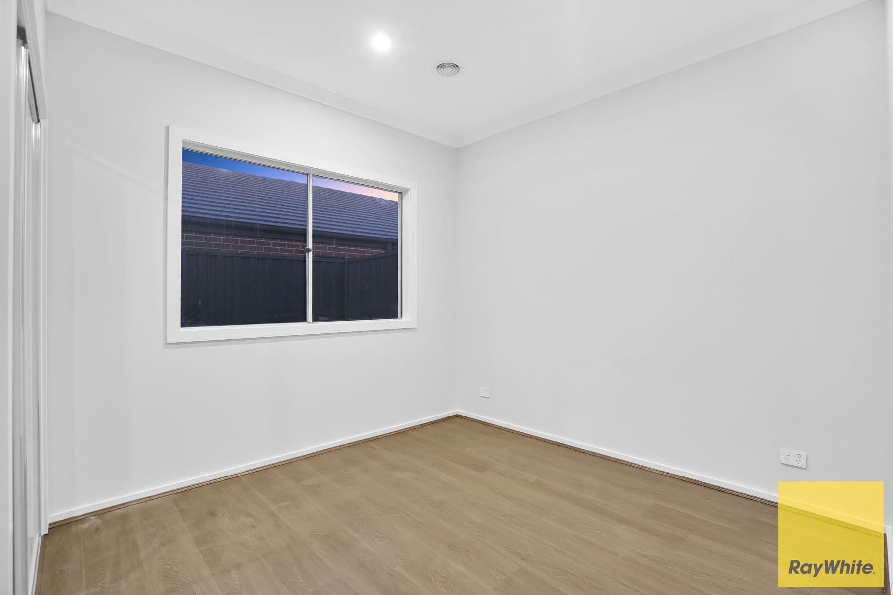 10 Porter Street, Werribee VIC 3030, Werribee - Thumbnail 7