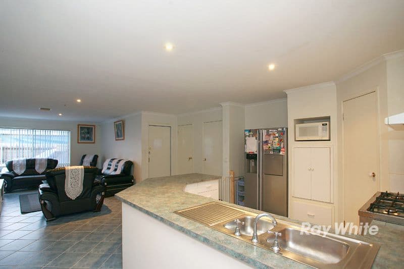 4 Mariner Close, CRANBOURNE NORTH VIC 3977, Cranbourne North - Thumbnail 3