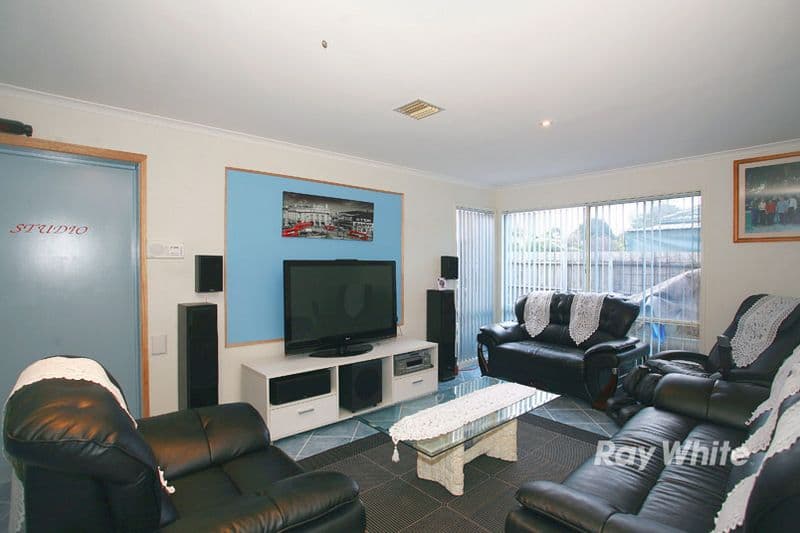4 Mariner Close, CRANBOURNE NORTH VIC 3977, Cranbourne North - Thumbnail 4