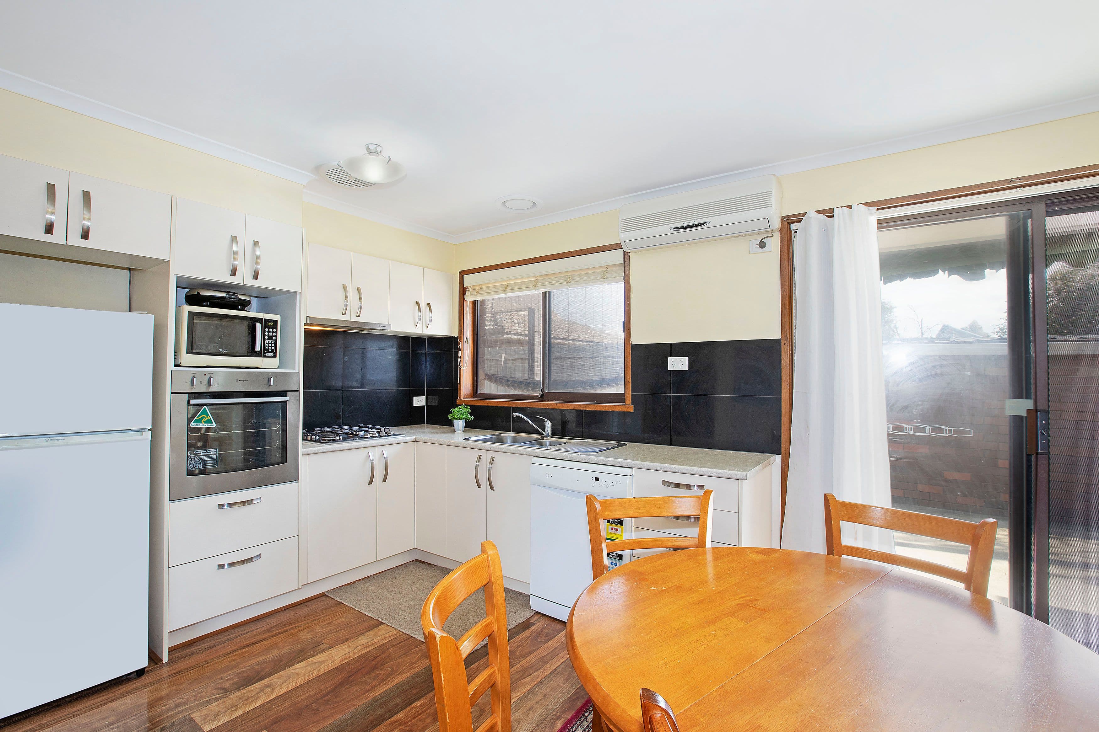 302 Wilsons Road, St Albans Park VIC 3219, St Albans Park - Thumbnail 2
