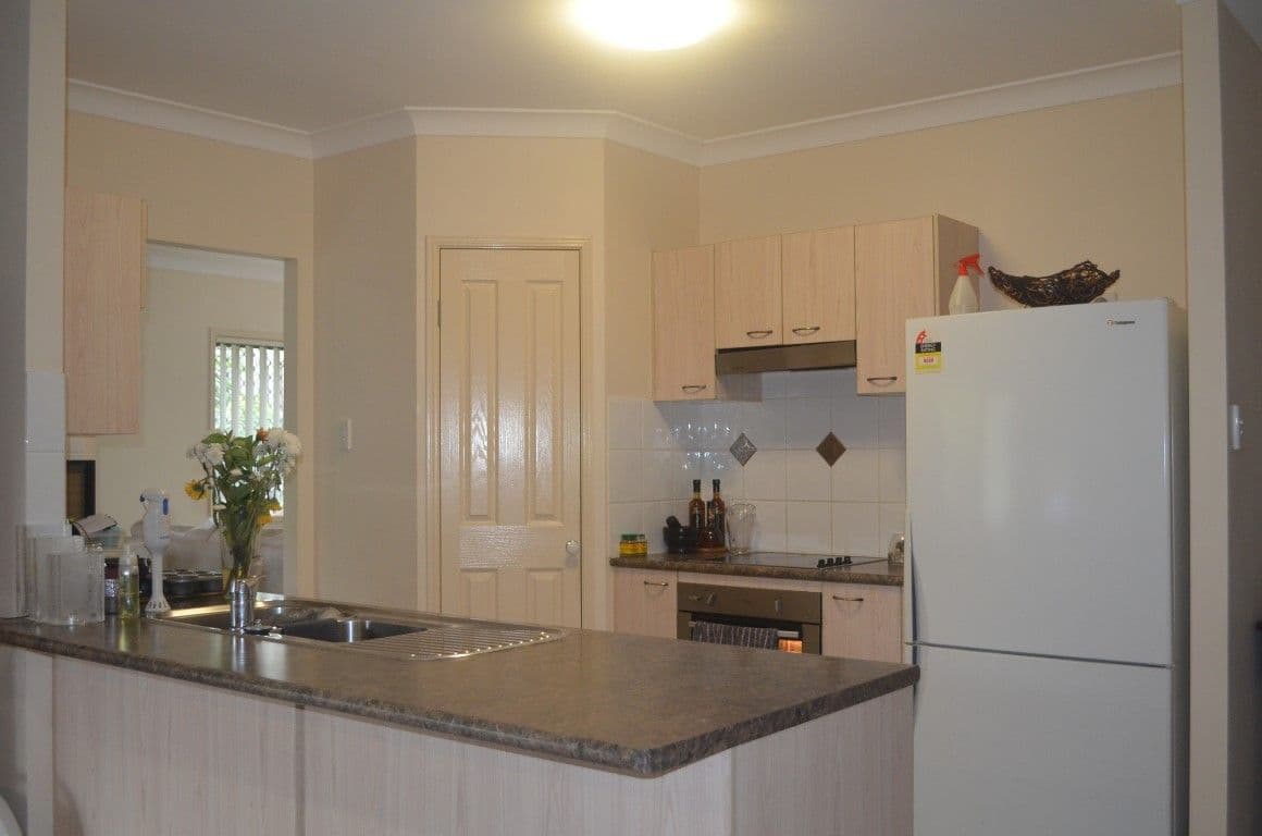 8 Donington Drive, Oxenford QLD 4210, Oxenford - Thumbnail 4