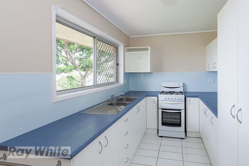 11 Moeller Street, Mansfield QLD 4122, Mansfield - Thumbnail 3