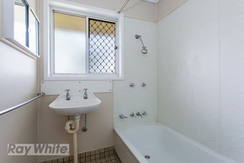 11 Moeller Street, Mansfield QLD 4122, Mansfield - Thumbnail 6