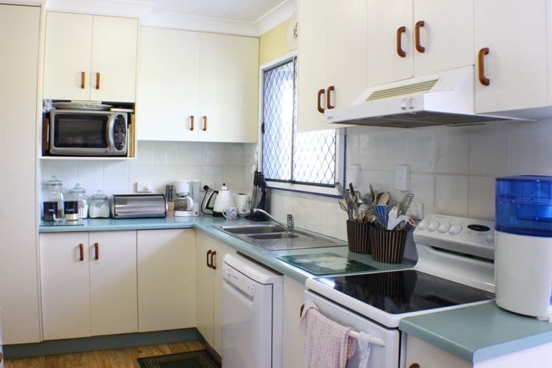 16 Poinciana Street, CRANBROOK QLD 4814, Cranbrook - Thumbnail 4