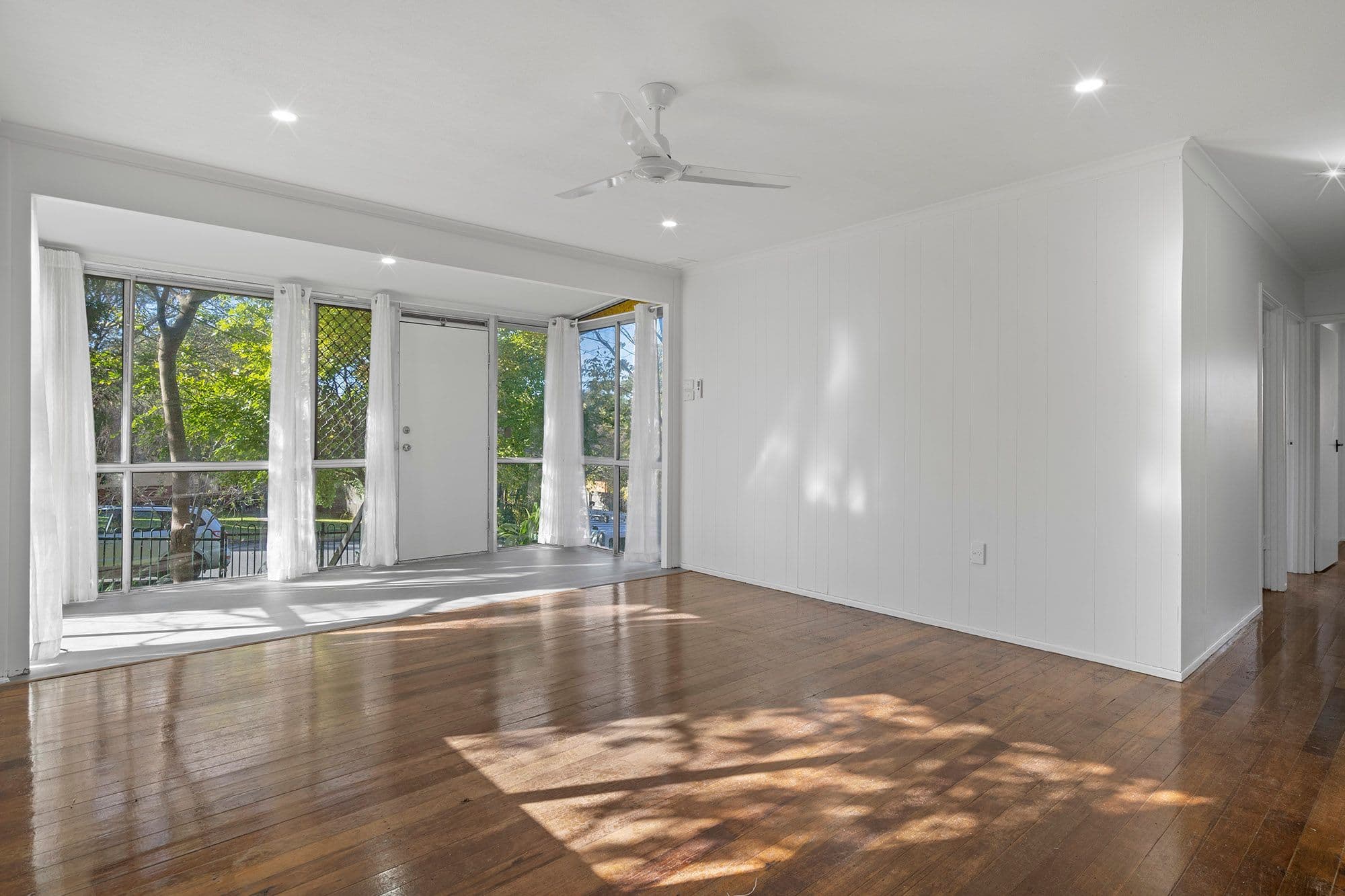18 Plunkett Street, Woodridge QLD 4114, Woodridge - Thumbnail 2