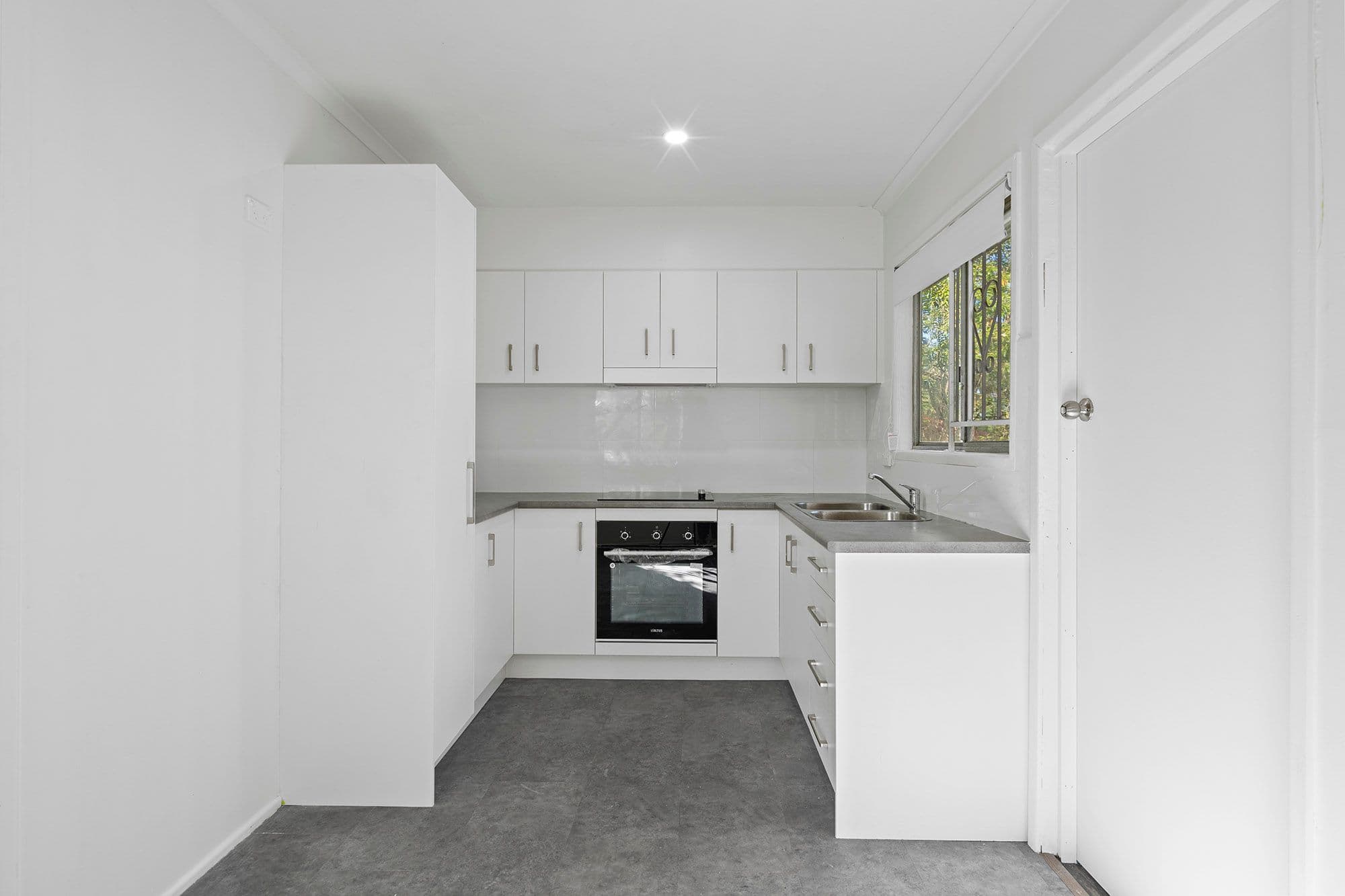 18 Plunkett Street, Woodridge QLD 4114, Woodridge - Thumbnail 4