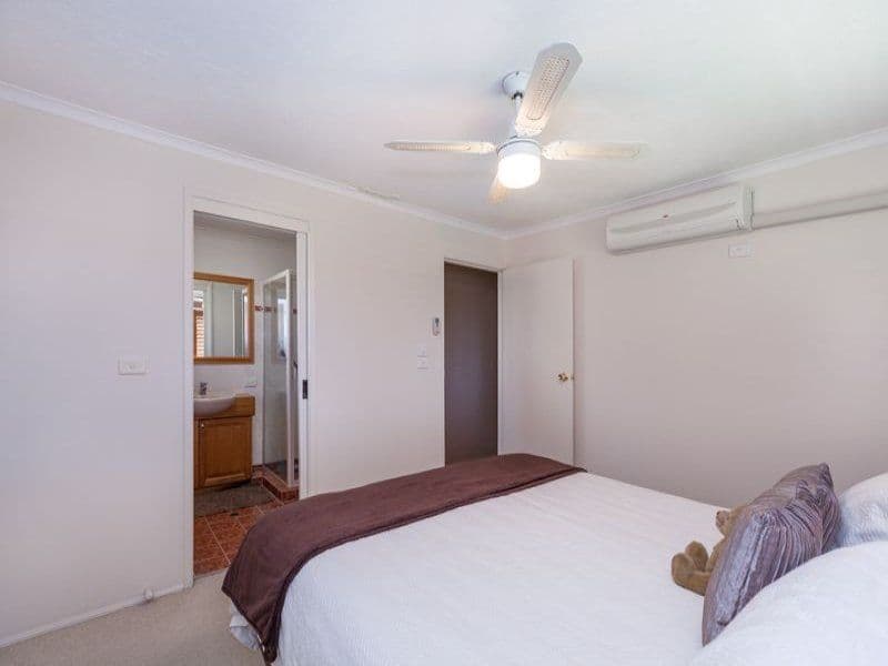 13 DEPUTOR Street, ROCHEDALE SOUTH QLD 4123, Rochedale South - Thumbnail 2