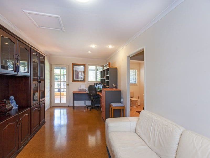 13 DEPUTOR Street, ROCHEDALE SOUTH QLD 4123, Rochedale South - Thumbnail 5