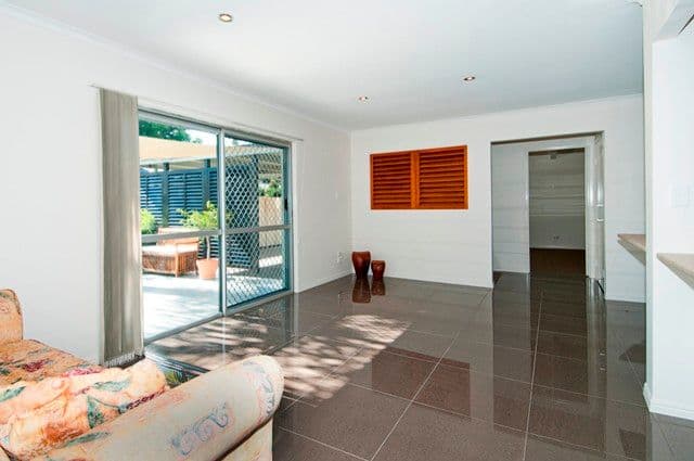 50 Annerley Avenue, RUNAWAY BAY QLD 4216, Runaway Bay - Thumbnail 5