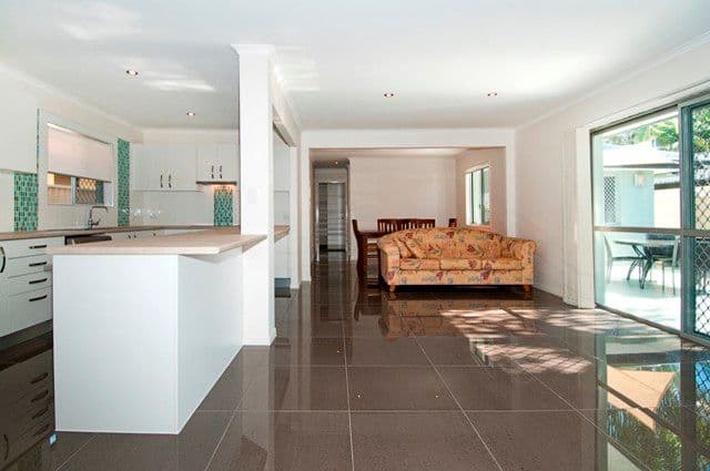 50 Annerley Avenue, RUNAWAY BAY QLD 4216, Runaway Bay - Thumbnail 8