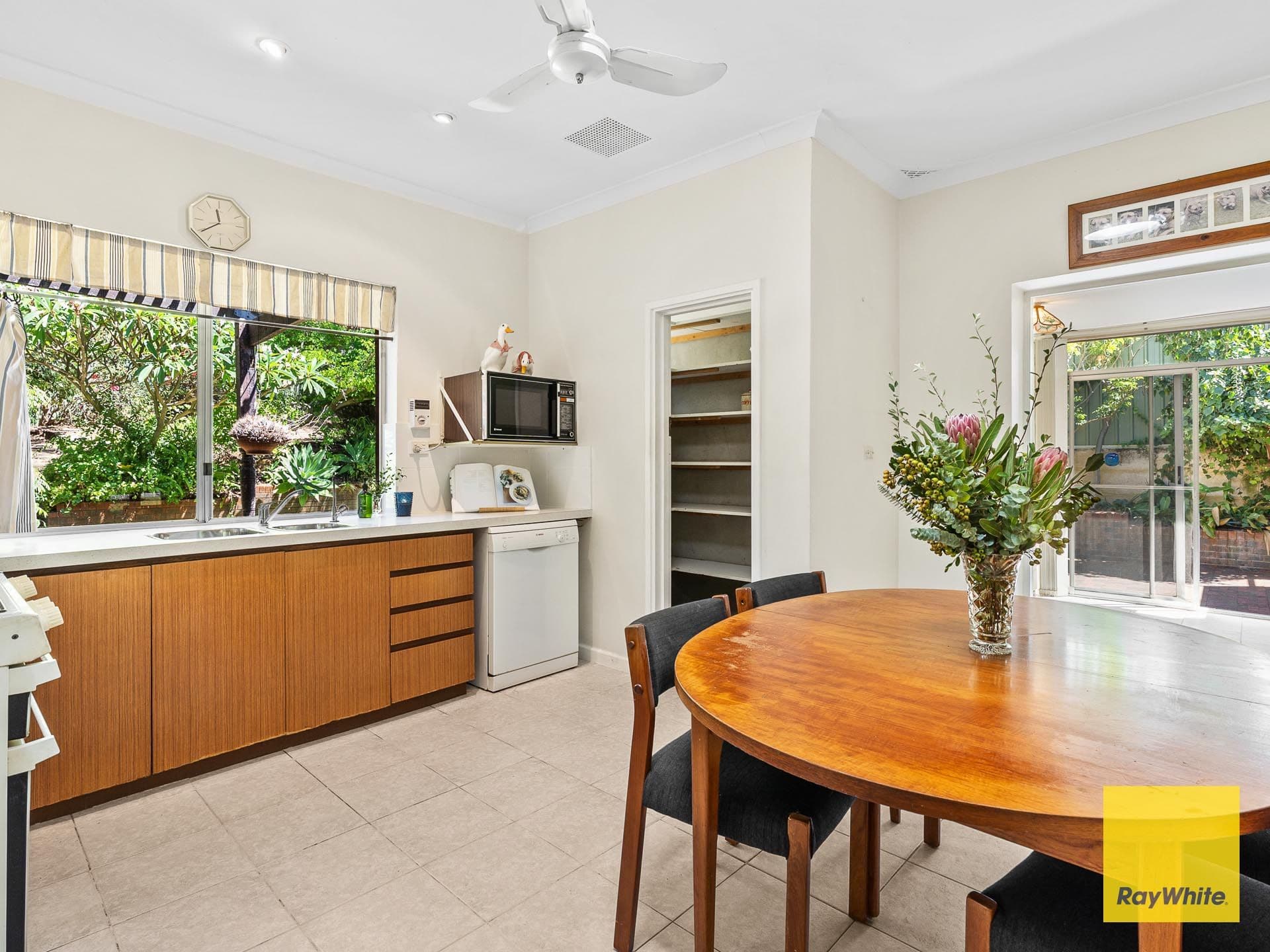 3 Boscombe Avenue, City Beach WA 6015, City Beach - Thumbnail 3