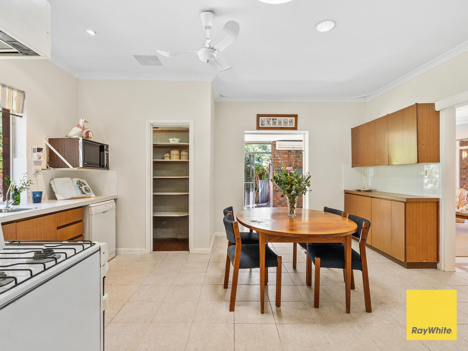 3 Boscombe Avenue, City Beach WA 6015, City Beach - Thumbnail 4