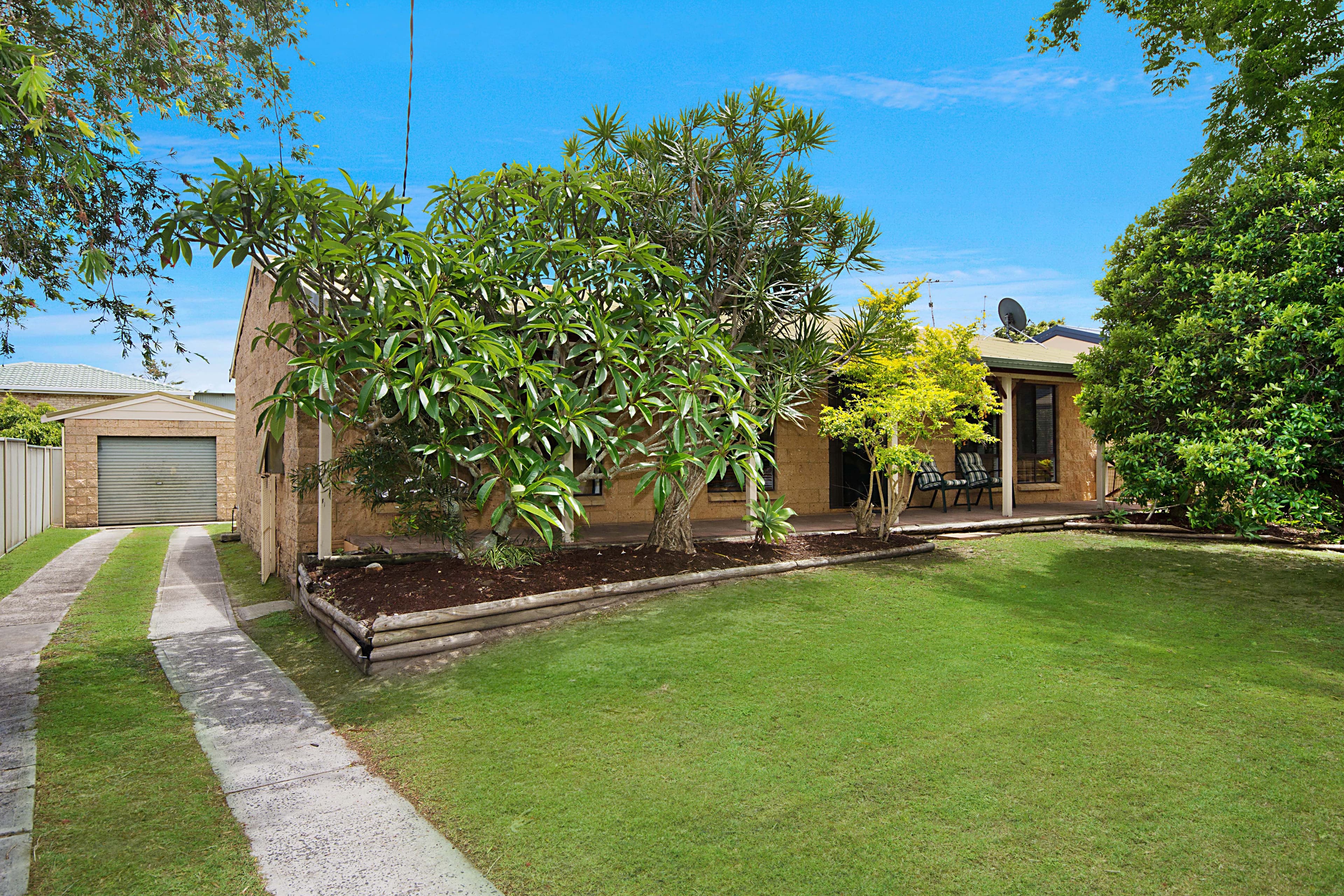 25 Shores Drive, Yamba - Image 1