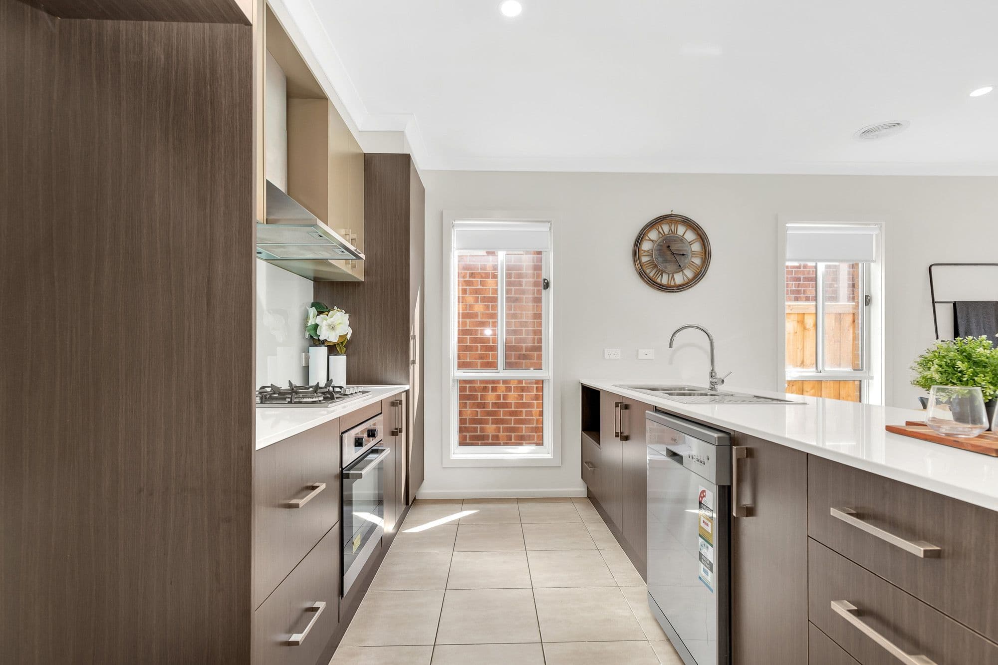 6 Adelong Street, Werribee VIC 3030, Werribee - Thumbnail 4
