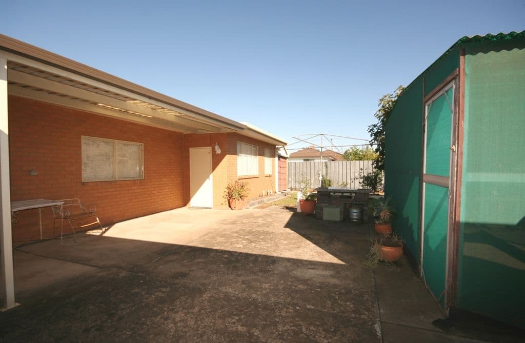 25 Millawa Avenue, ST ALBANS VIC 3021, St Albans - Thumbnail 4