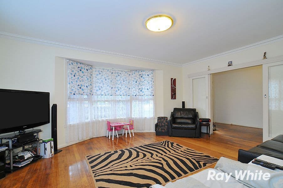 5 Warrawee Road, WANTIRNA SOUTH VIC 3152, Wantirna South - Thumbnail 2