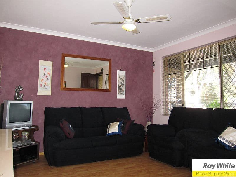 4 Ottawa Crescent, BEECHBORO WA 6063, Beechboro - Thumbnail 2