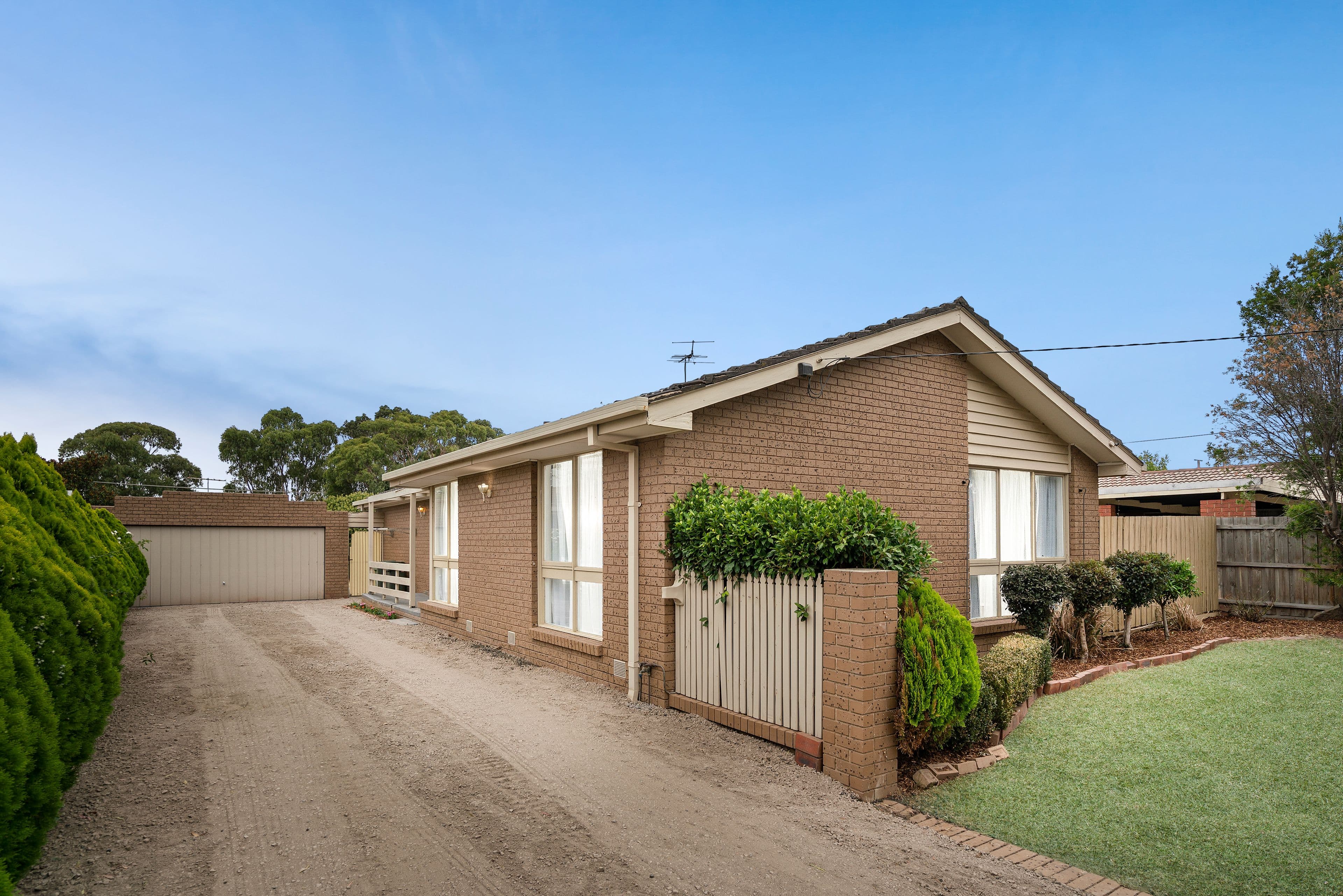 7 Simpson Avenue, Sunbury VIC 3429, Sunbury - Image 1