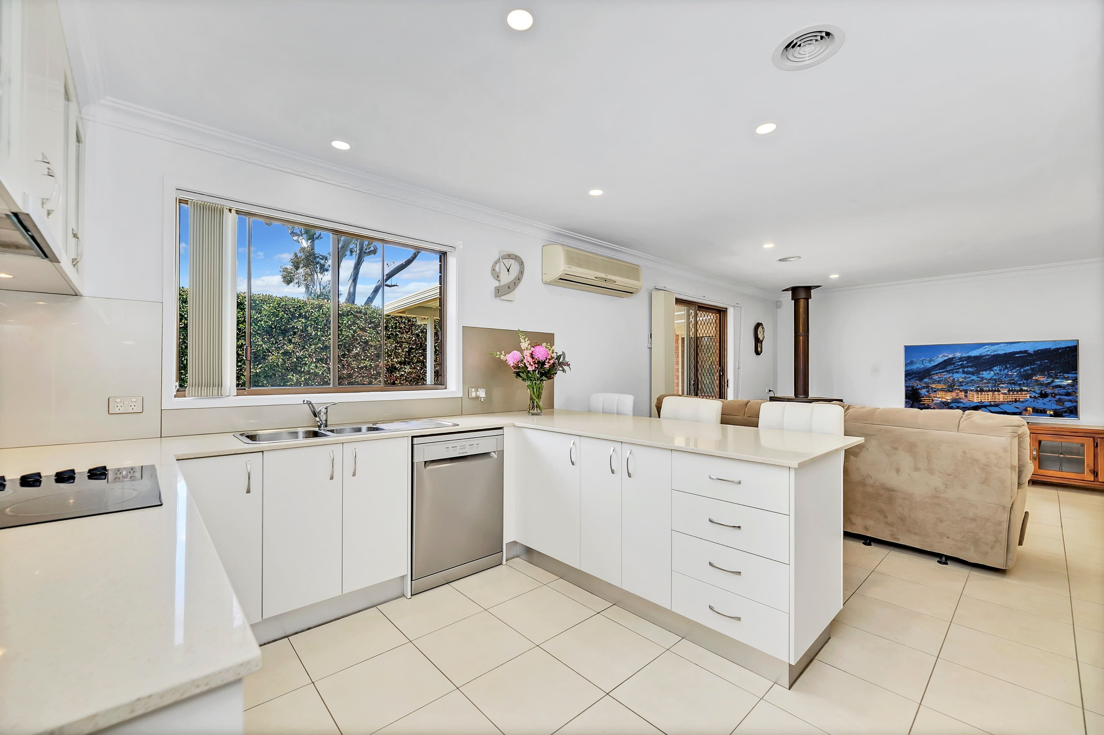 1a Cedar Place, Crestwood NSW 2620, Crestwood - Thumbnail 7