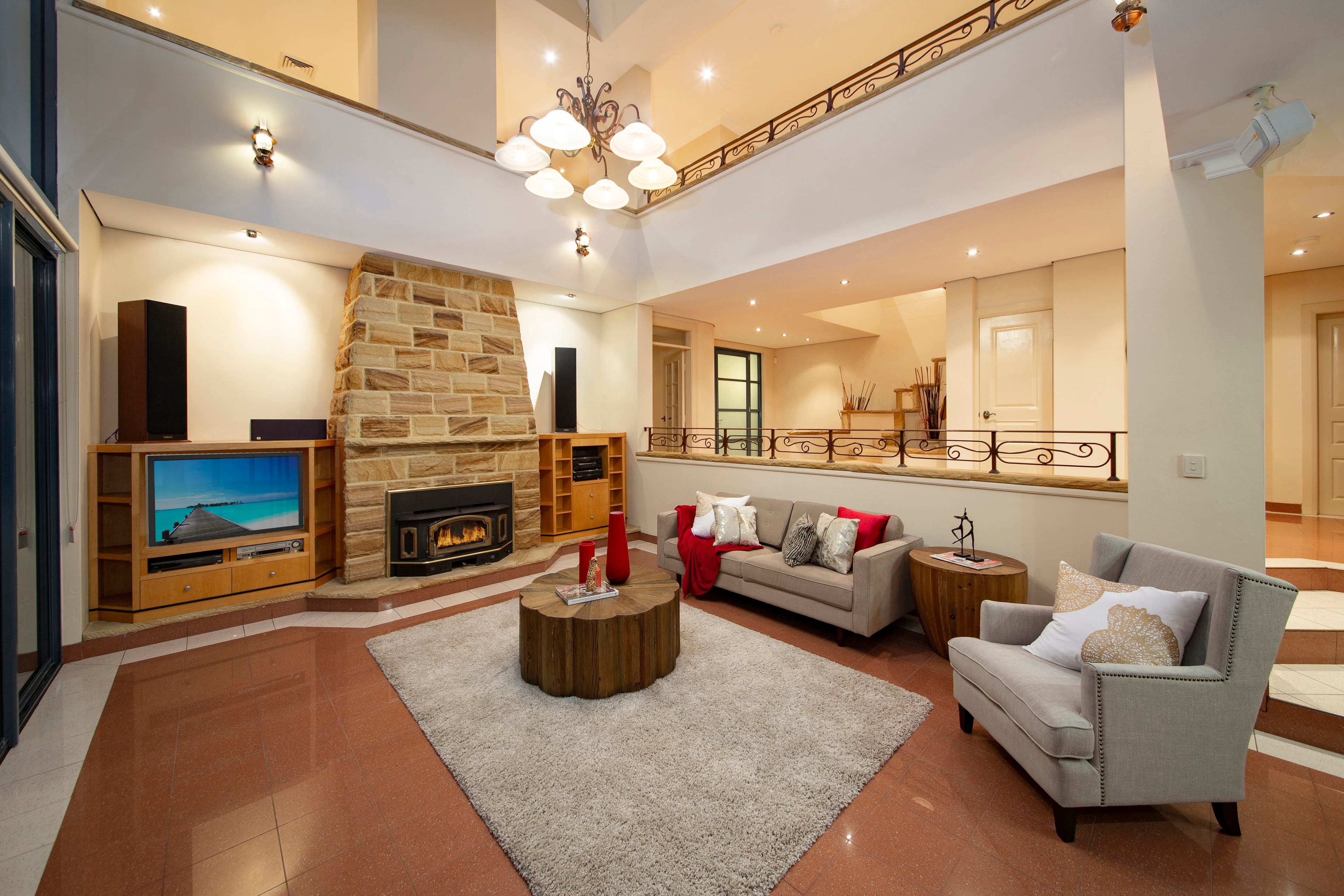 9 Lomandra Place, Alfords Point - Thumbnail 2