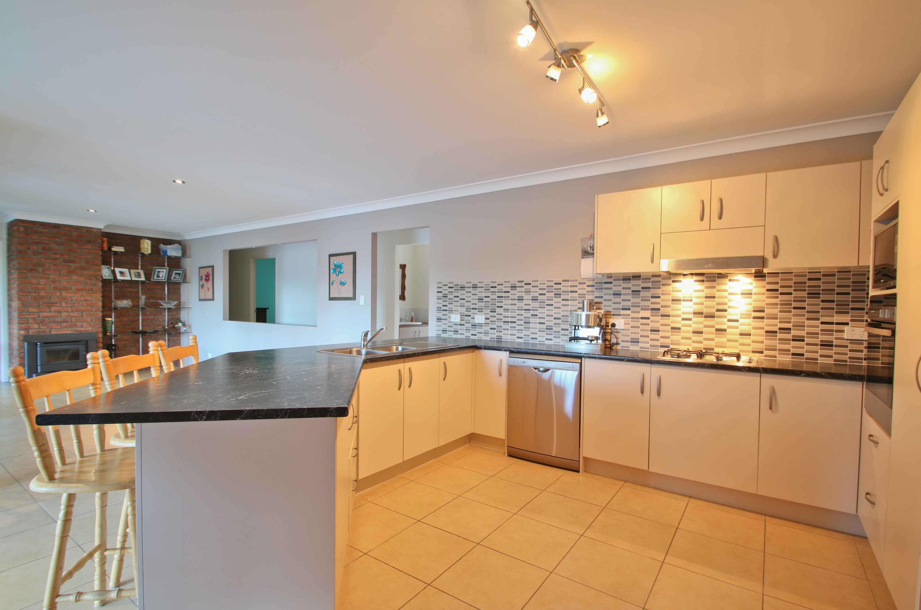 12 Nichlaus Court, HATTON VALE QLD 4341, Hatton Vale - Thumbnail 5
