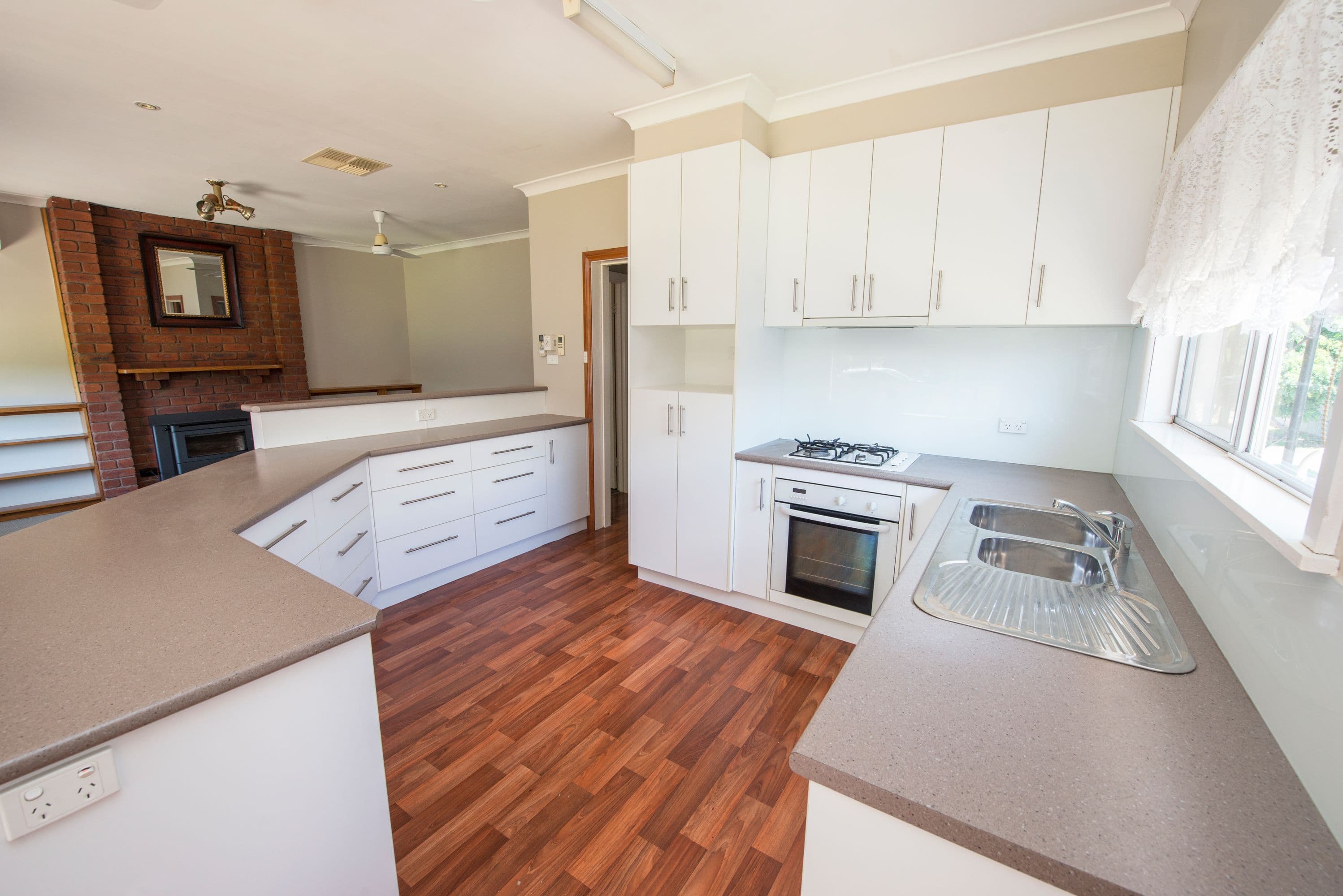 22 Holloway Grove, Swan Hill VIC 3585, Swan Hill - Thumbnail 2