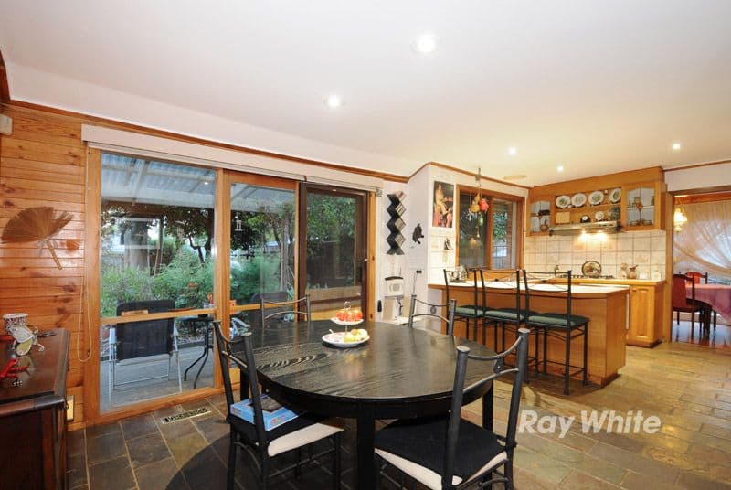 18 Denver Crescent, ROWVILLE VIC 3178, Rowville - Thumbnail 2