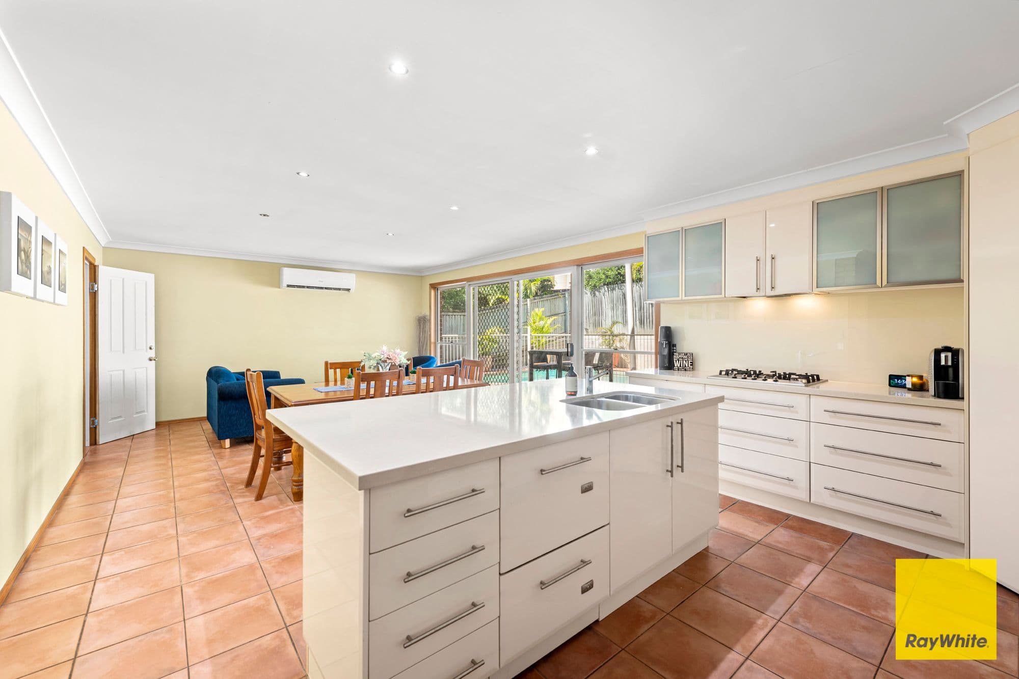 6 Engelmann Close, Carindale QLD 4152, Carindale - Thumbnail 6